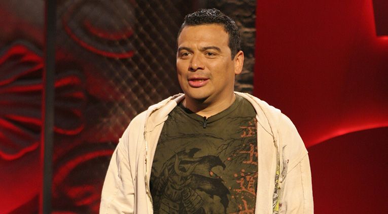 carlos-mencia-body-img