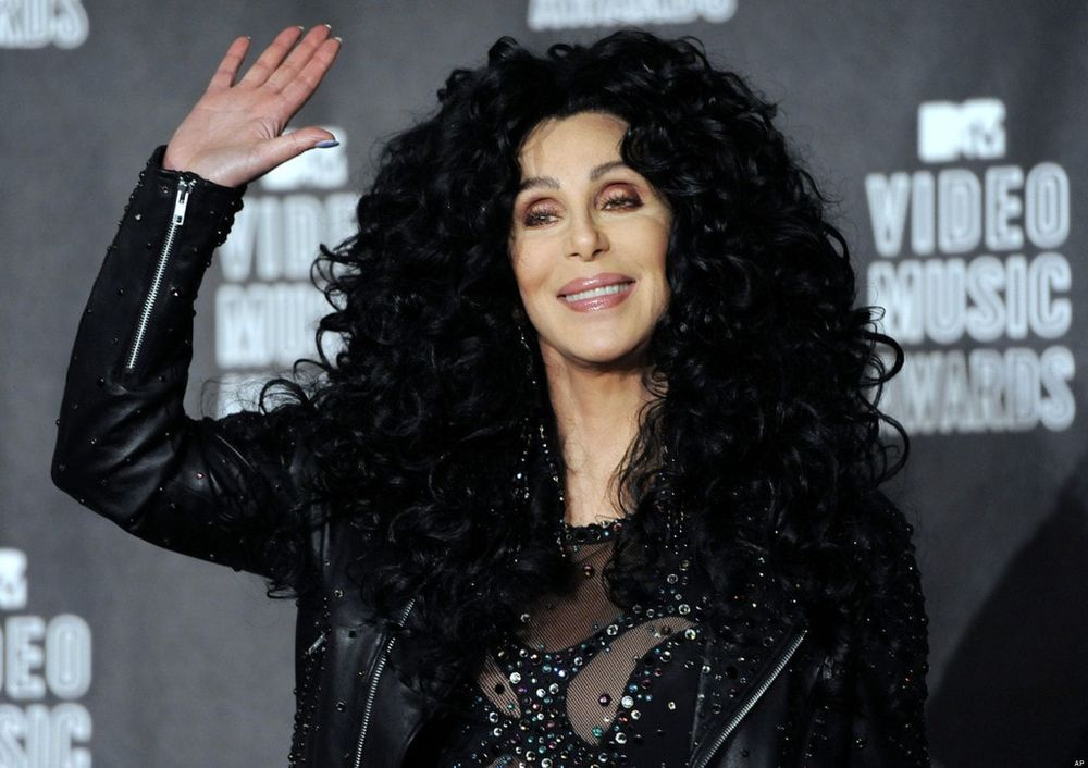 Cher in Pakistan to Celebrate the Resettlement of the ‘Loneliest Elephant’