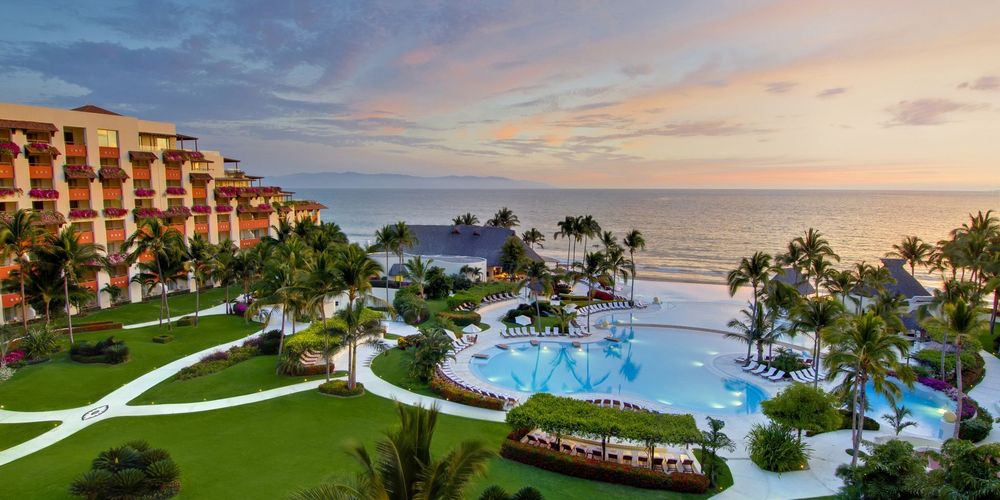 Luxury Hotel Chain Gives 100 Healthcare Experts Free Vacations