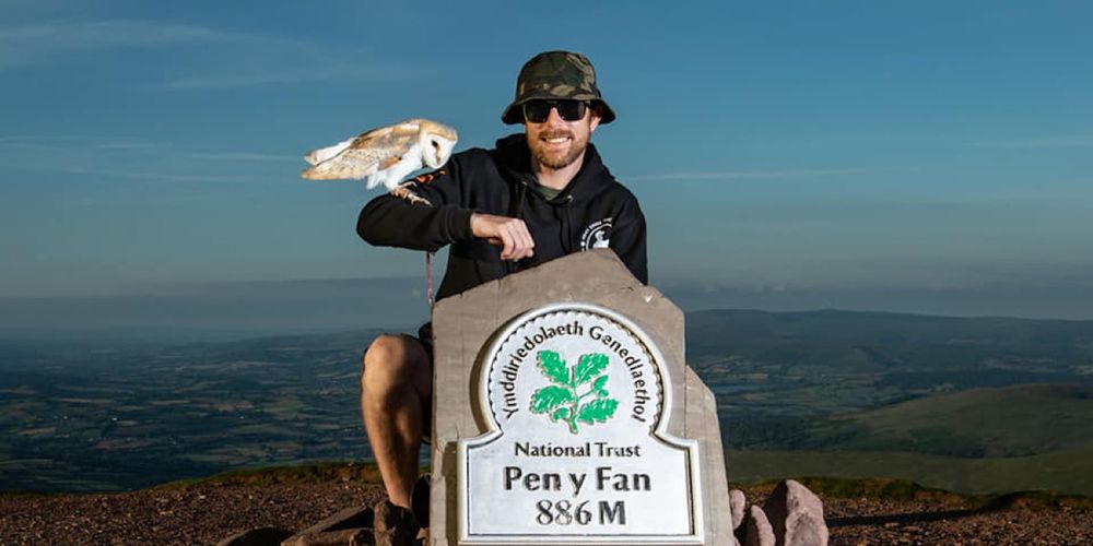 A PTSD Patient and His Support Owl Become an Inspiration For Many